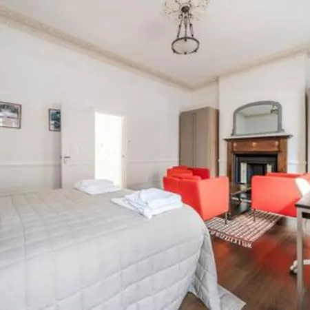 Unbeatable Location In Camden-spacious Flat Apartment London
