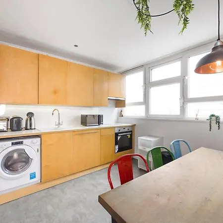 4-bed Flat With Stunning Views Apartment London