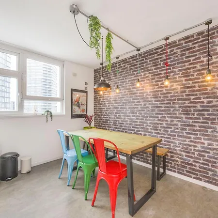 4-bed Flat With Stunning Views London