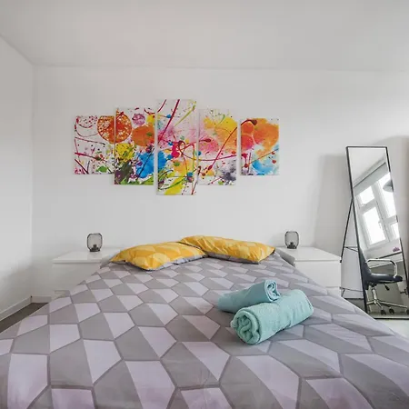 Apartment 4-bed Flat With Stunning Views *