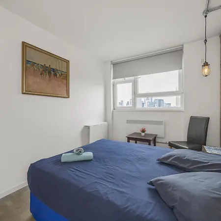 Apartment 4-bed Flat With Stunning Views London