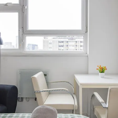 4-bed Flat With Stunning Views *