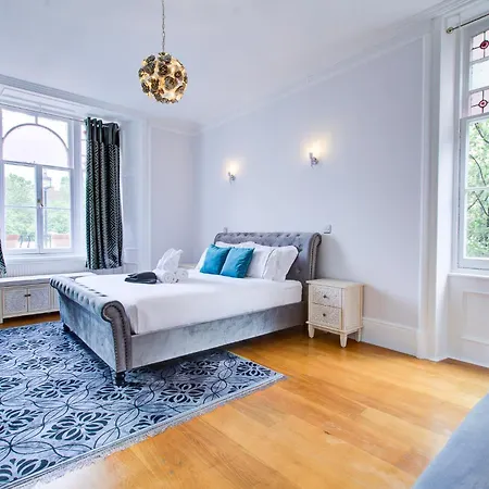 Hyde Park Apartment London