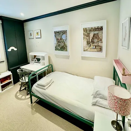 Holiday home Delightful 3-bed Family Bayswater *