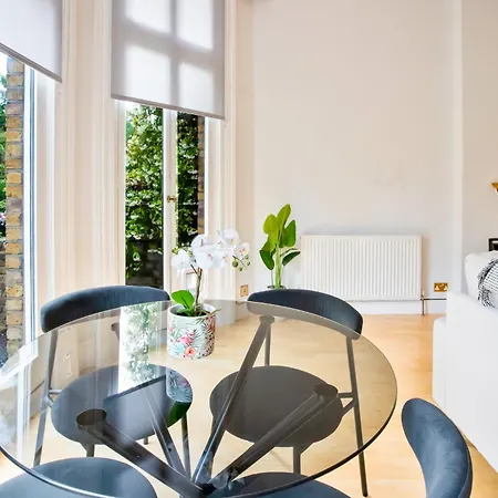Primrose Hill Park Apartment