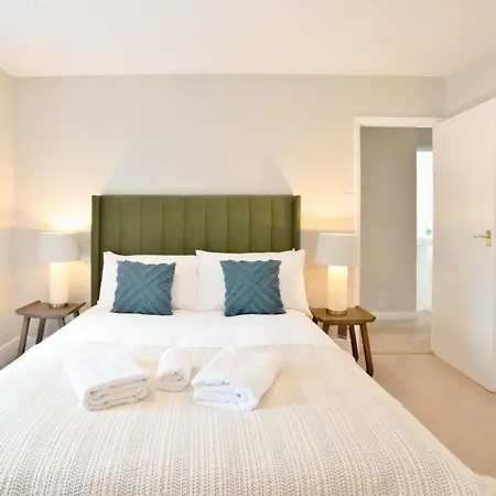 Primrose Hill Park Apartment *