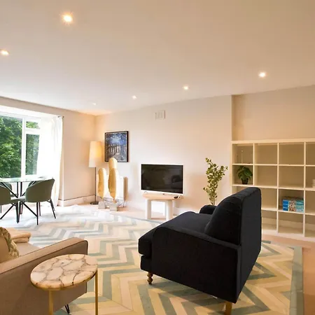 Primrose Hill Park Apartment *