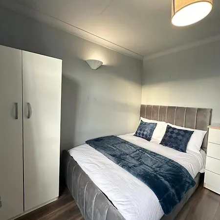 Luxury In A 4 Bedroom Flat! 4 Minutes Walk To Kingscross, St Pancras Alloggio in famiglia Londra