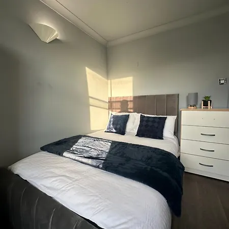Luxury In A 4 Bedroom Flat! 4 Minutes Walk To Kingscross, St Pancras Alloggio in famiglia *