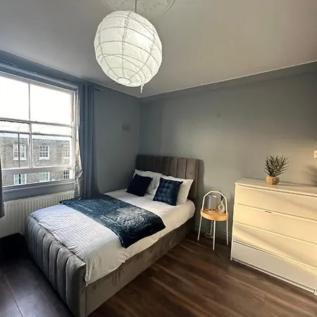 Luxury In A 4 Bedroom Flat! 4 Minutes Walk To Kingscross, St Pancras Londra