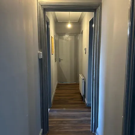 Luxury In A 4 Bedroom Flat! 4 Minutes Walk To Kingscross, St Pancras * Londra