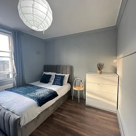 Alloggio in famiglia Luxury In A 4 Bedroom Flat! 4 Minutes Walk To Kingscross, St Pancras *