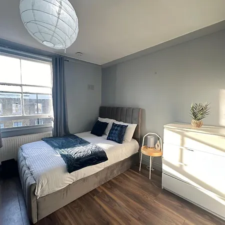 Alloggio in famiglia Luxury In A 4 Bedroom Flat! 4 Minutes Walk To Kingscross, St Pancras