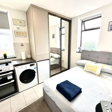 Unique Modern, Private Apartment,15 Mins To London Appartement *