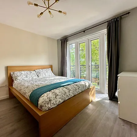 Cosy 2 Bedroom Flat In Manor House