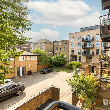 Cosy 2 Bedroom Flat In Manor House * London