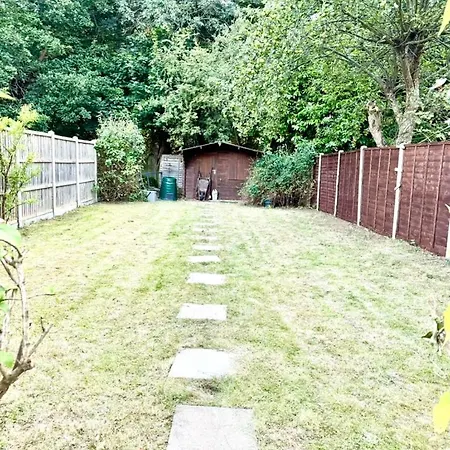 Holiday home Modern Cozy Oasis: Tony's 3-bedroom Retreat Catford
