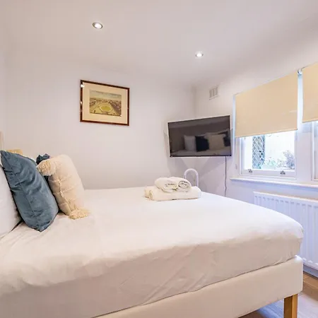 Apartment Gorgeous 3 B Edroom In Little Venice *