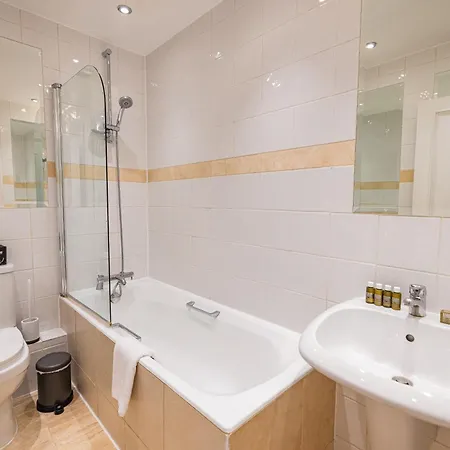 Gorgeous 3 B Edroom In Little Venice Apartment London