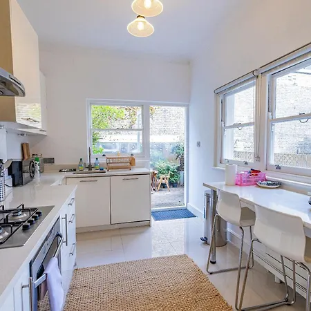 Gorgeous 3 B Edroom In Little Venice London