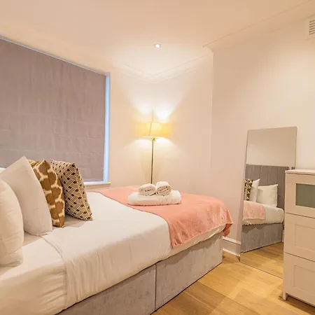 Gorgeous 3 B Edroom In Little Venice Apartment London