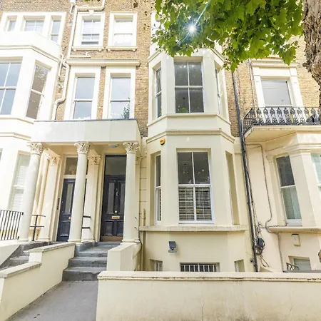 Gorgeous 3 B Edroom In Little Venice Apartment London
