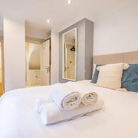 Gorgeous 3 B Edroom In Little Venice Apartment *