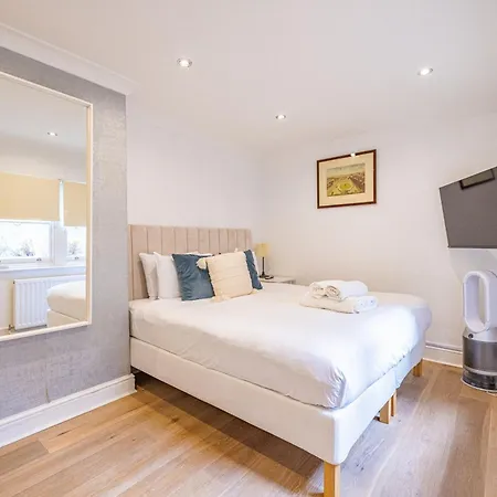 Gorgeous 3 B Edroom In Little Venice *