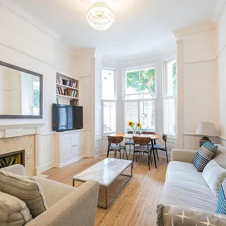 Gorgeous 3 B Edroom In Little Venice