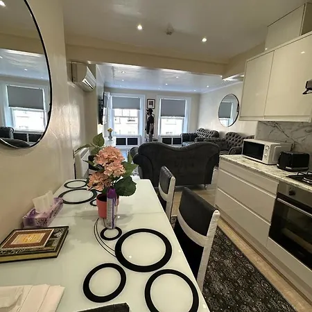 Renovu Premium Homes In Kensington Апартаменты