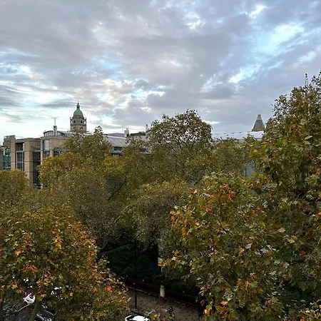Апартаменты Renovu Premium Homes In Kensington