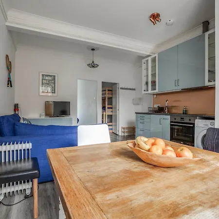 Wimbledon 2 Bed Tennis & Travel