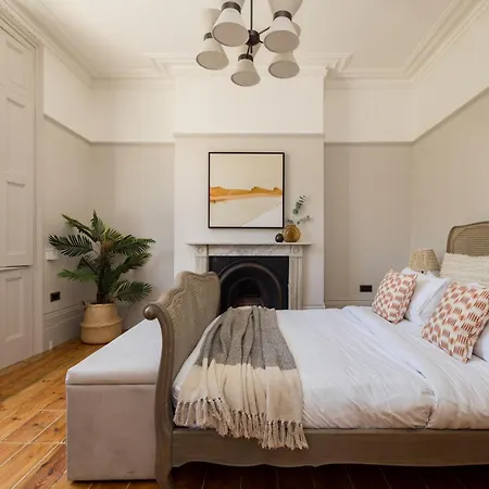 The Tyrwhitt Road Place - Lovely 2bdr Flat With Garden Apartment London