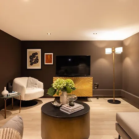 The Tyrwhitt Road Place - Lovely 2bdr Flat With Garden *