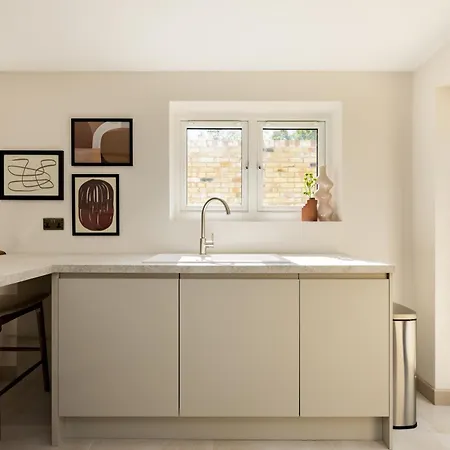 The Tyrwhitt Road Place - Lovely 2bdr Flat With Garden London