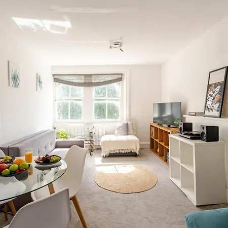 Apartment Leinster Square Deluxe In London
