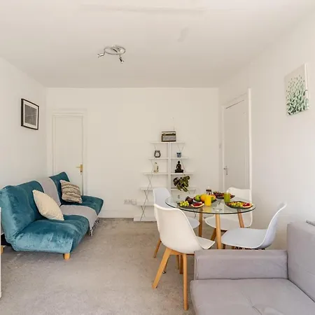 Leinster Square Deluxe In Apartment London