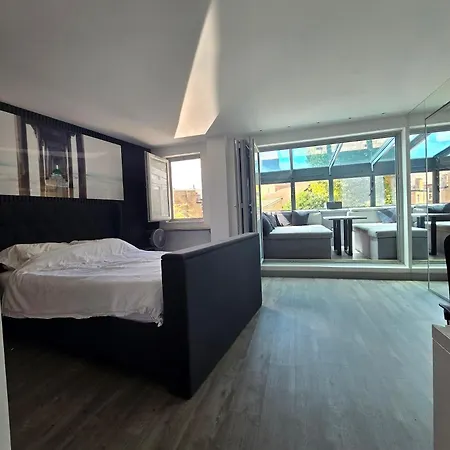 Apartment Riverside Place *
