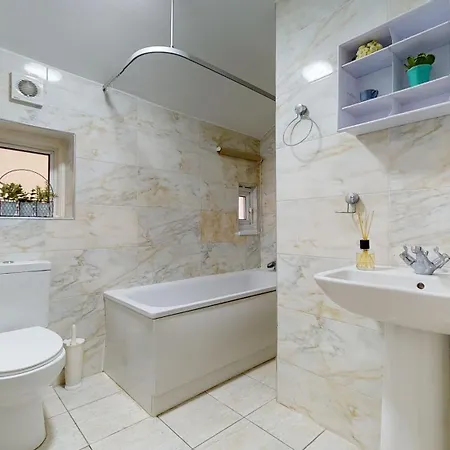 Large Dulwich 3 Bedroom Near Kings College Hospital * London