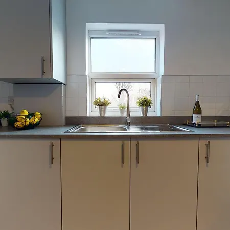 Large Dulwich 3 Bedroom Near Kings College Hospital Apartment *