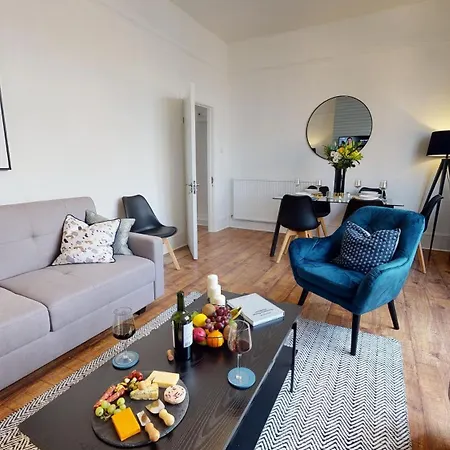 Large Dulwich 3 Bedroom Near Kings College Hospital *