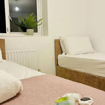 Apartmán 2bd Canarywharf Mile End Private Balcony Free Parking