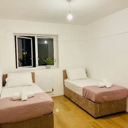 2bd Canarywharf Mile End Private Balcony Free Parking