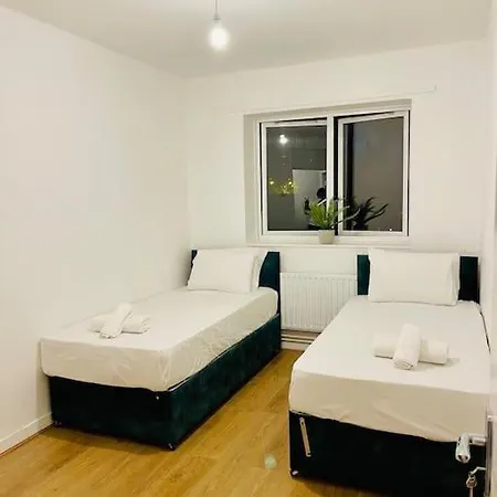 2bd Canarywharf Mile End Private Balcony Free Parking Apartmán