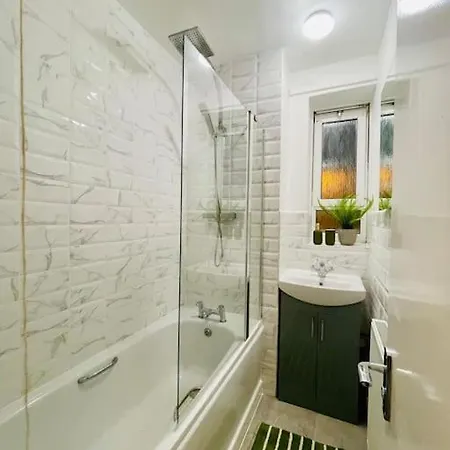 2bd Canarywharf Mile End Private Balcony Free Parking Londýn