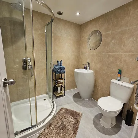 Two Bedroom Flat In Appartamento Londra