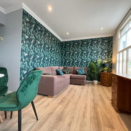 Appartamento Two Bedroom Flat In