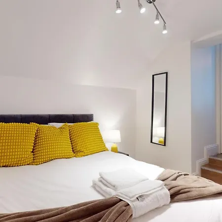 Unique & Cosy Retreat * London