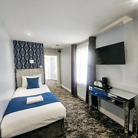 George Hotel