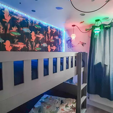 Apartment Stunning 2 Bedrooms *